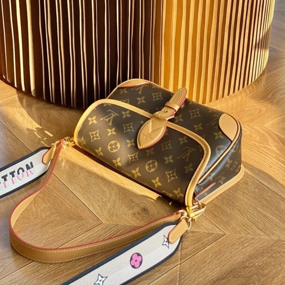 Brown LV Monogram Shoulder Bag, New - Picture 11 of 16